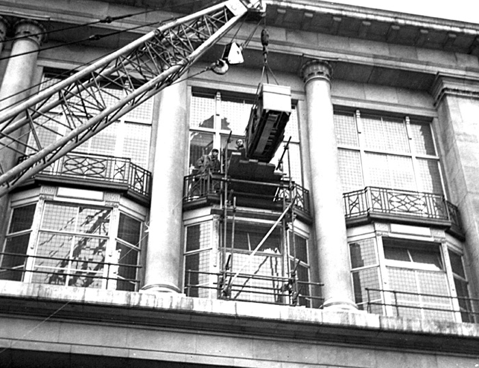 Arrival of LEO III/1 at Hartree House, (above Whieley's sore, Queensway) 1962.