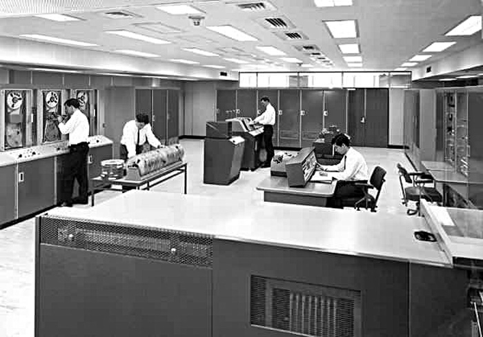 LEO III/ 20, Colonial Mutual Life, Melbourne l to r: <br />John Hobbs, Ian Lloyd, Mike Smith, Gary Diver .
